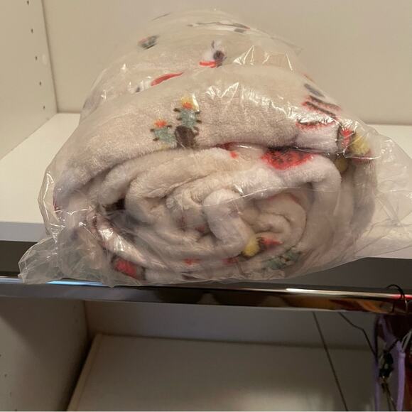 Super Soft Cream White Llama Print Blanket - Picture 2 of 2